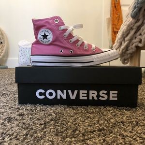 Pink converse 🌺